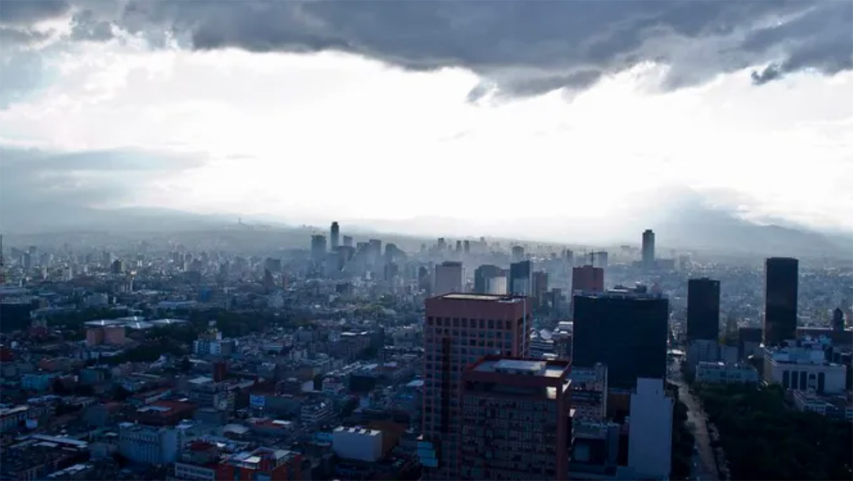 Regenwolken über Mexiko City